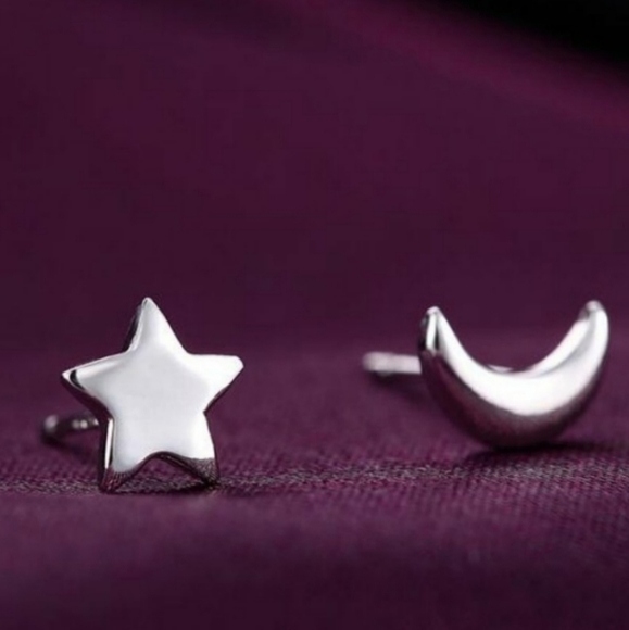 NEW Sterling Silver Dainty Star & Crescent Moon Women Girls Stud Earrings - Picture 5 of 9